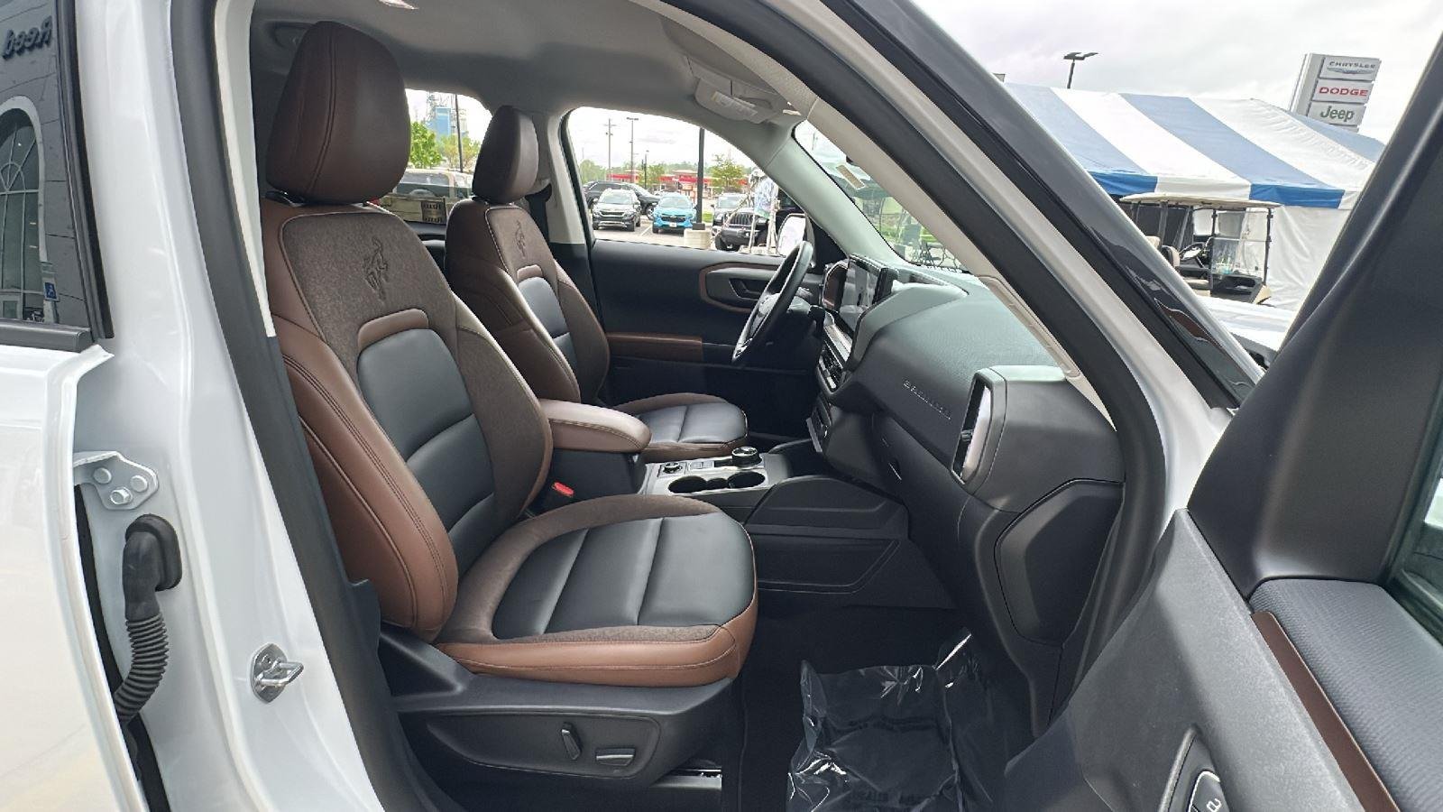 Used 2025 Oxford White Ford Outer Banks image 31
