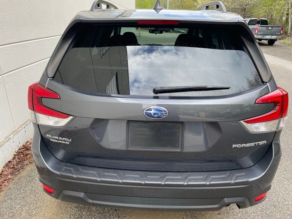 Used 2023 Magnetite Gray Metallic Subaru Premium image 7