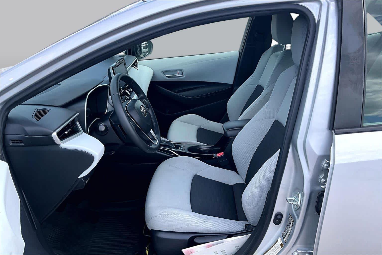 Used 2022 Classic Silver Metallic Toyota SE image 8