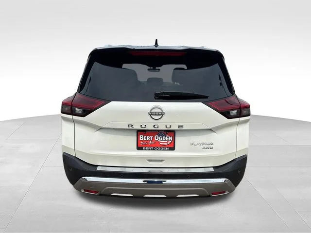 Used 2023 White Nissan Platinum image 6