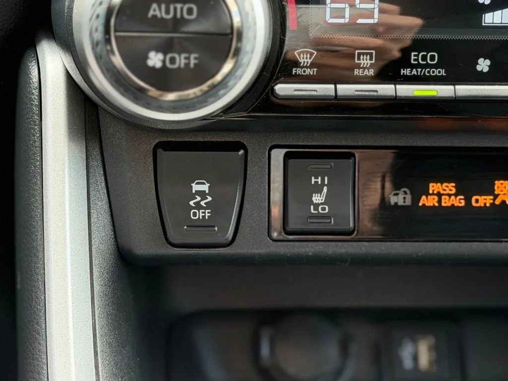 Used 2023 White Toyota XLE image 17