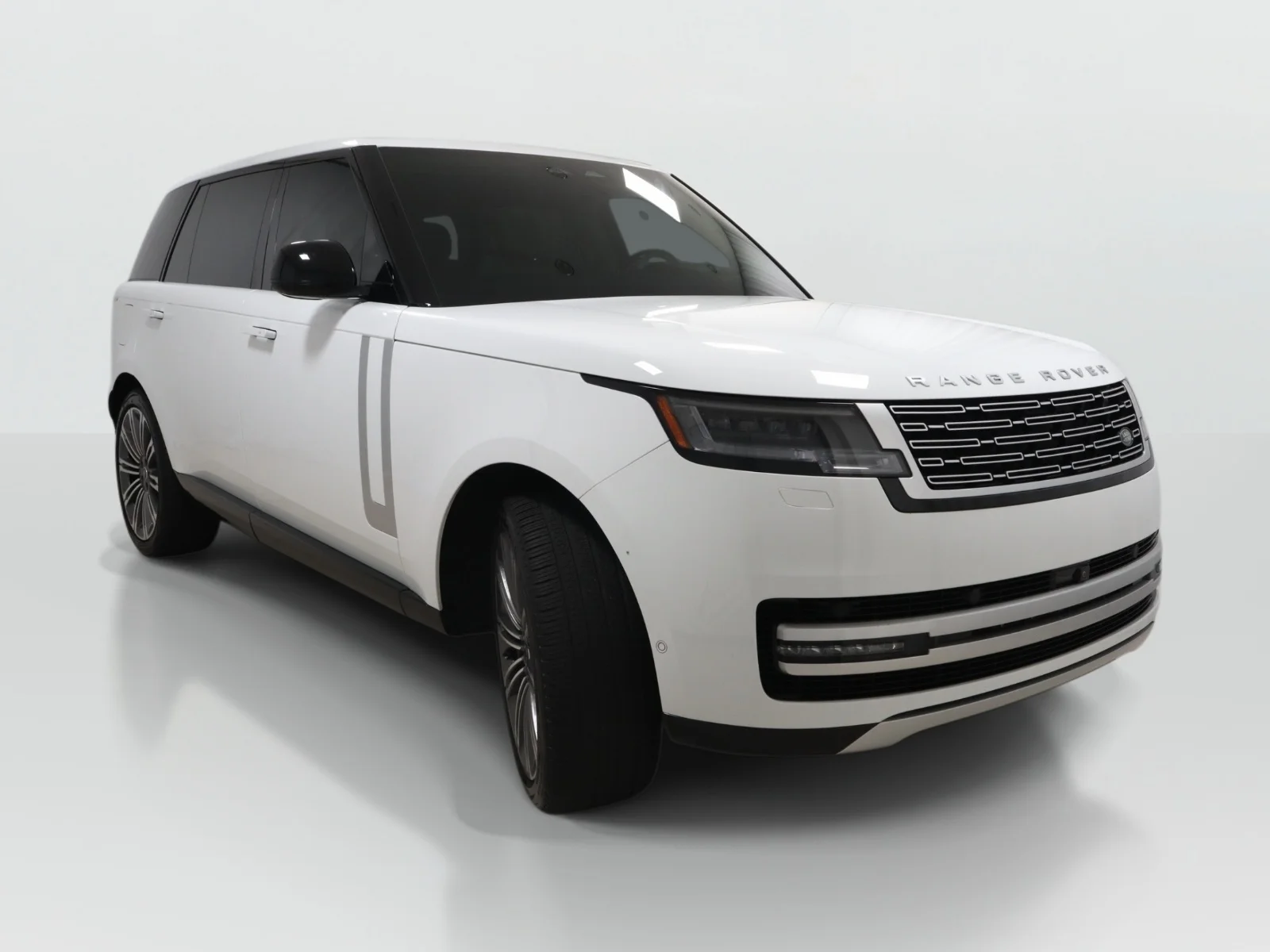 Used 2024 White Land Rover P530 Autobiography LWB 7 Seat image 6