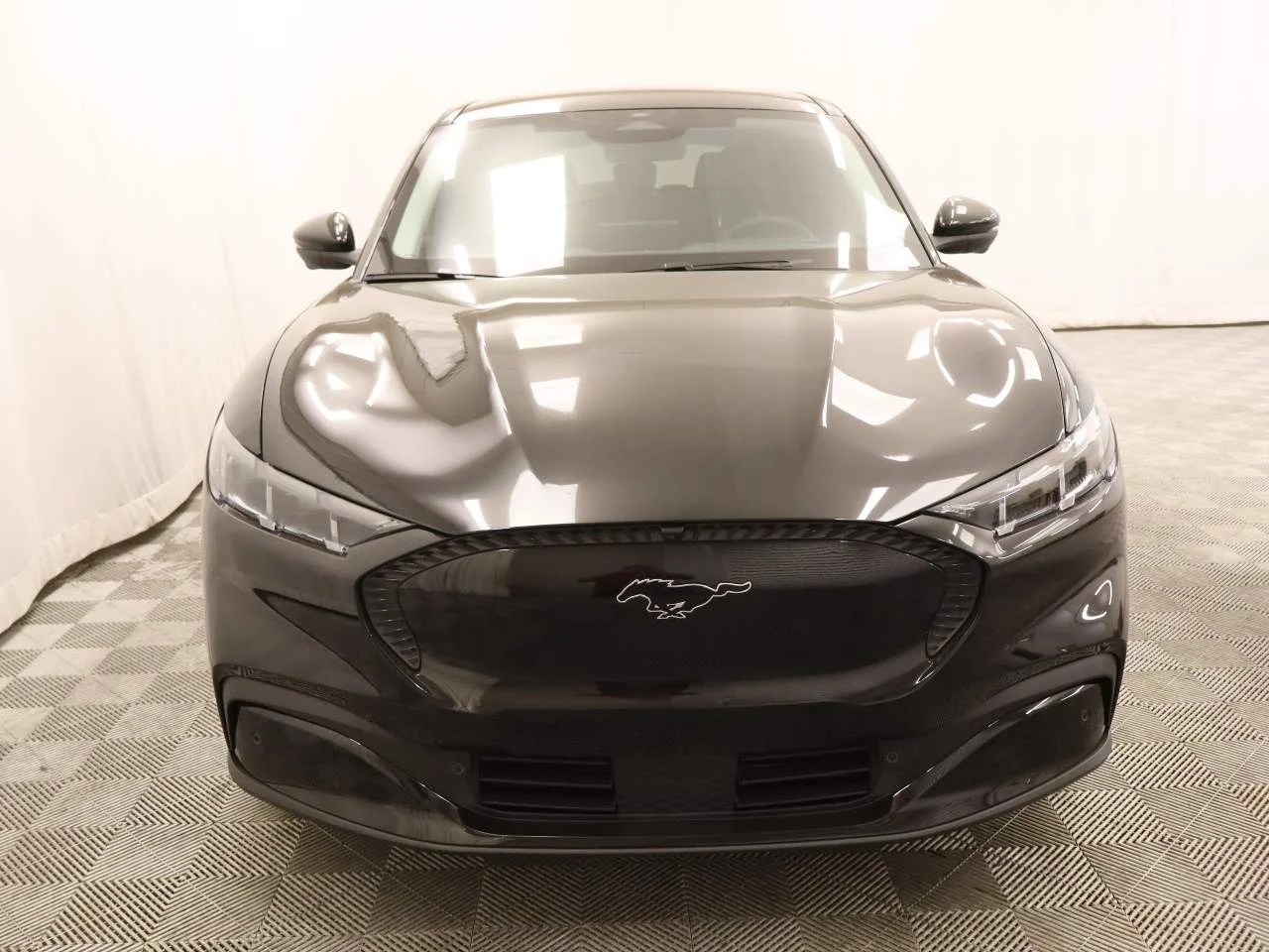 New 2026 Shadow Black Ford Select image 4