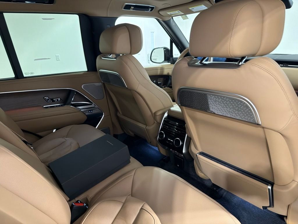 Certified Used 2026 Ostuni Pearl White Premium Metallic Land Rover Autobiography image 27