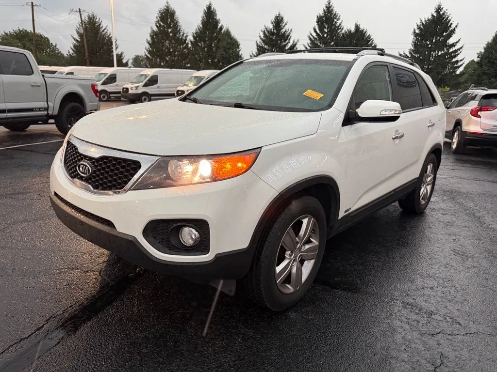 Used 2012 White Kia EX image 2