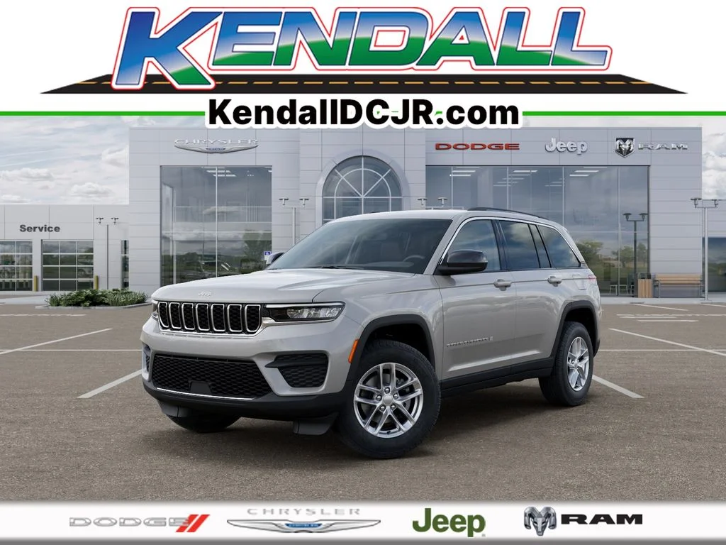 New 2026 Silver Zynith Exterior Paint Jeep Laredo image 1