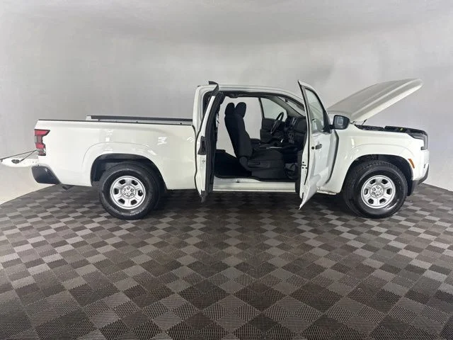 Used 2022 White Nissan S image 13
