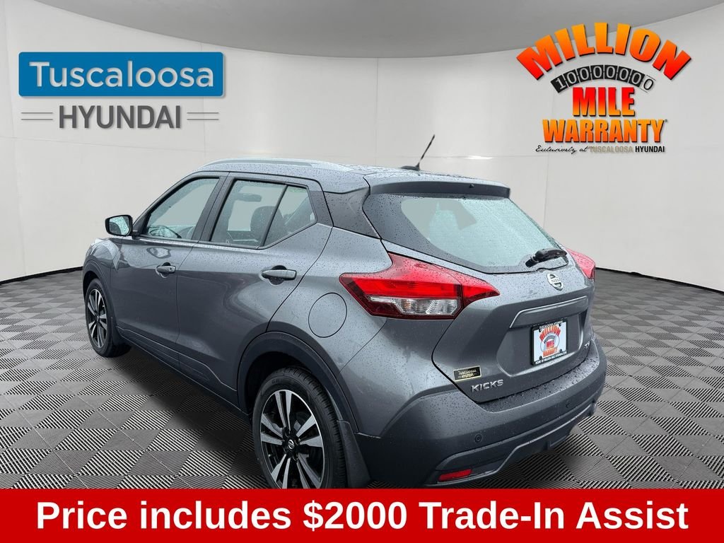 Used 2018 Gray Nissan SV image 5