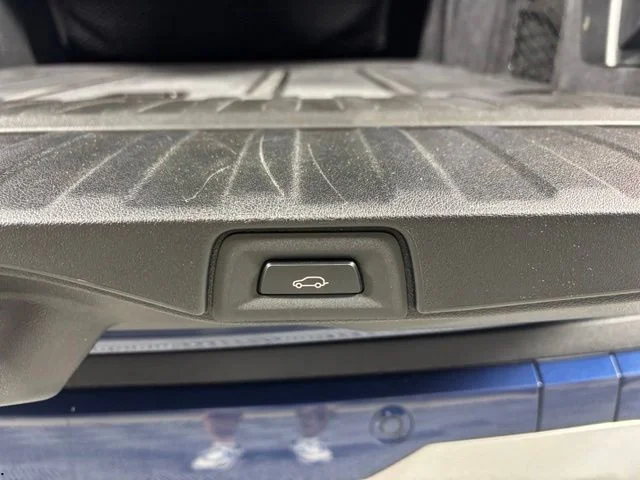 Used 2019 Blue BMW xDrive40i image 36
