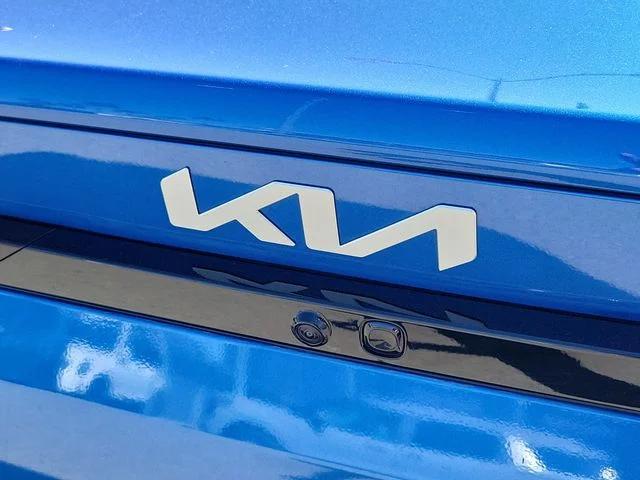 Used 2025 Wave Blue Kia GT-Line image 31