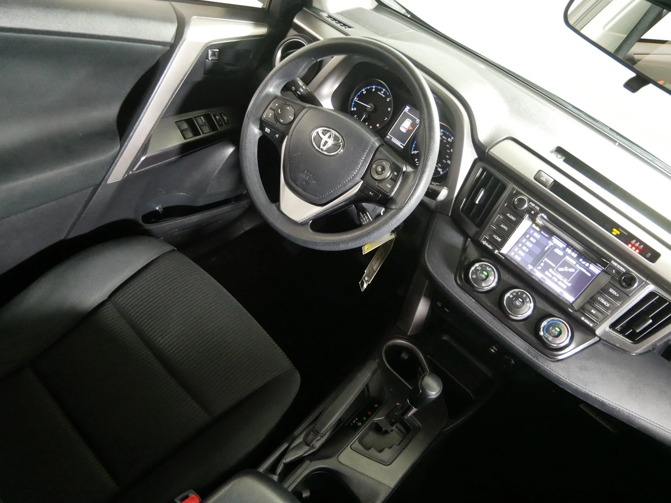 Used 2018 Magnetic Gray Metallic Toyota LE image 9