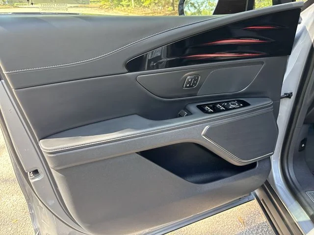 Used 2024 Gray Lincoln Premiere image 13
