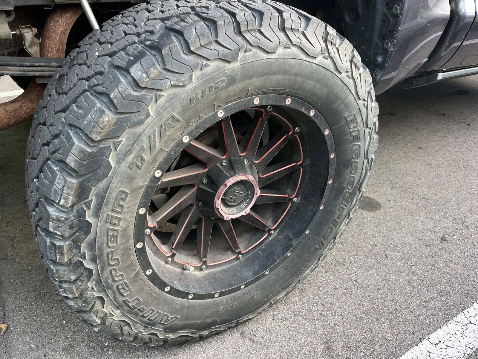 Used 2020 Magnetic Gray Metallic Toyota SR5 image 6