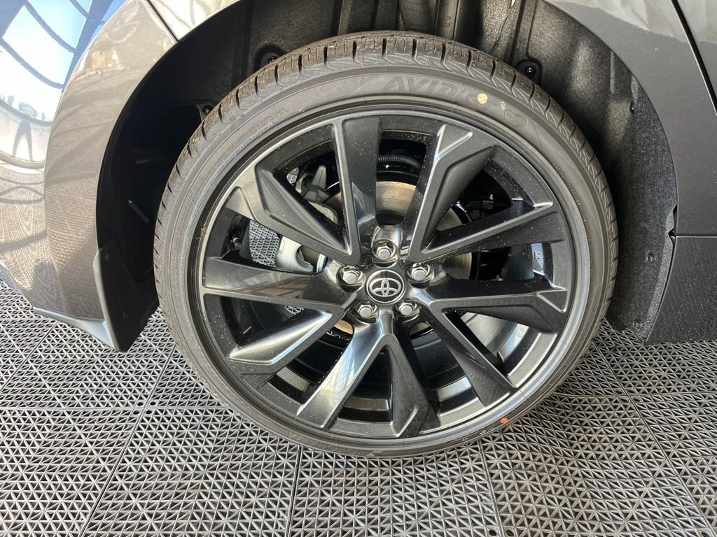 New 2026 Magnetic Gray Metallic with Midnight Black Metallic roof Toyota XSE image 23