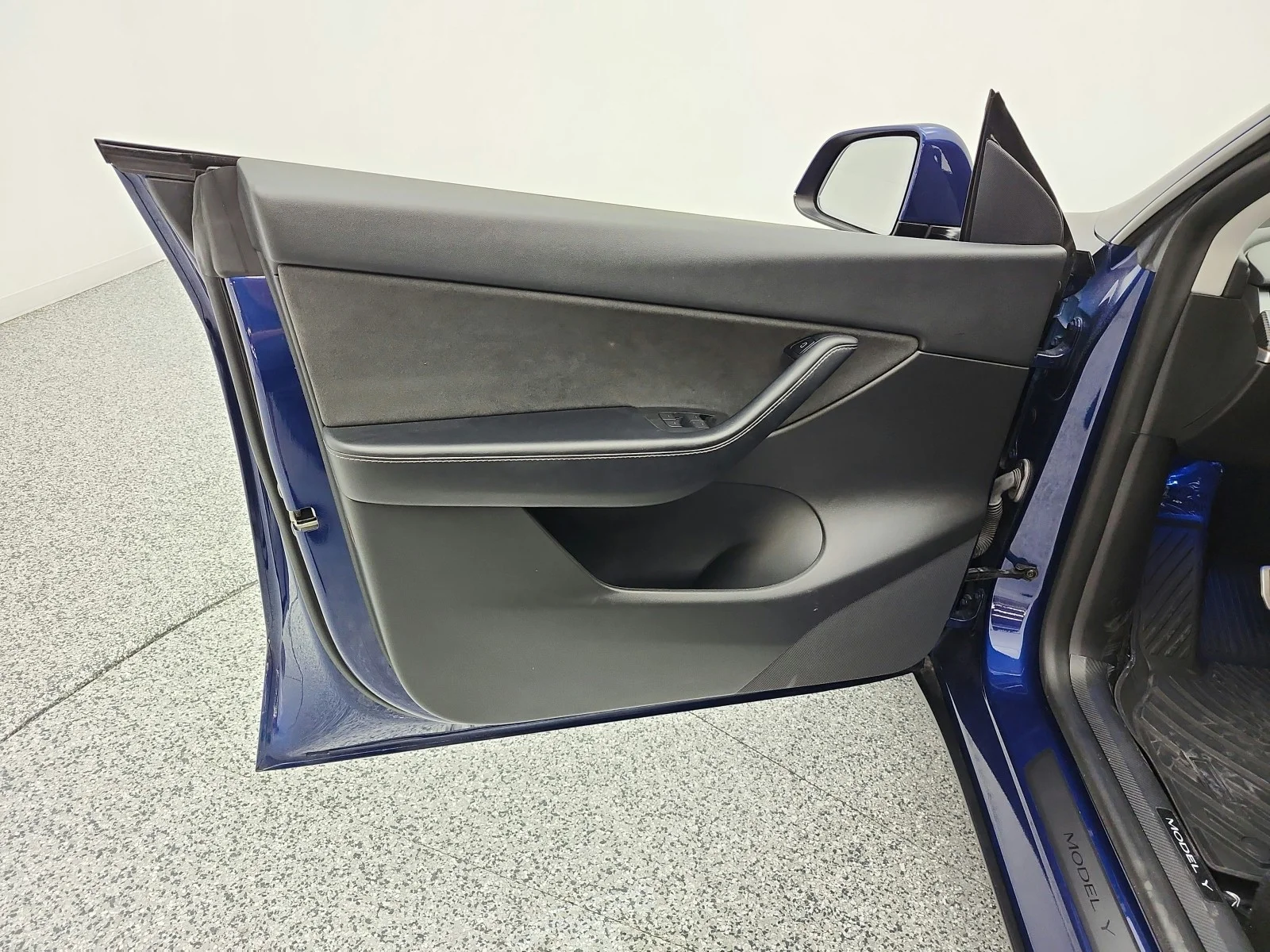 Used 2021 Deep Blue Metallic Tesla Performance AWD image 13
