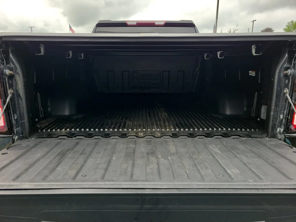 Used 2019 Onyx Black GMC  image 24