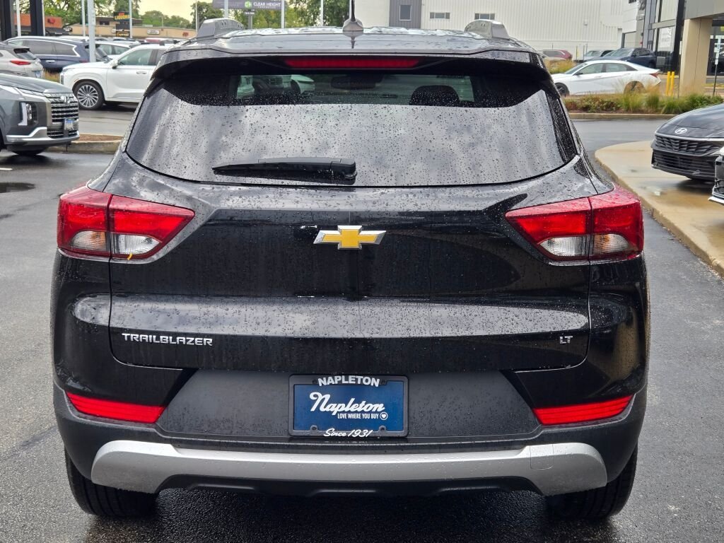 Used 2022 Black Metallic Chevrolet LT image 10