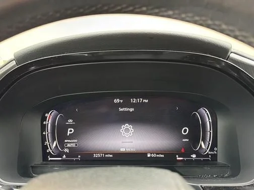 Used 2022 Red INFINITI LUXE image 20