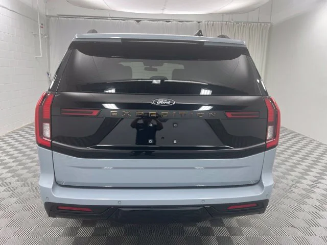 Used 2025 Gray Ford Tremor image 7
