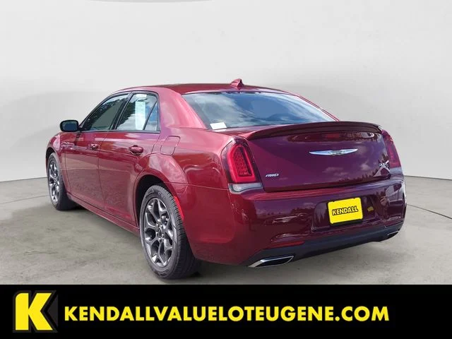 Used 2018 Red Chrysler S image 3