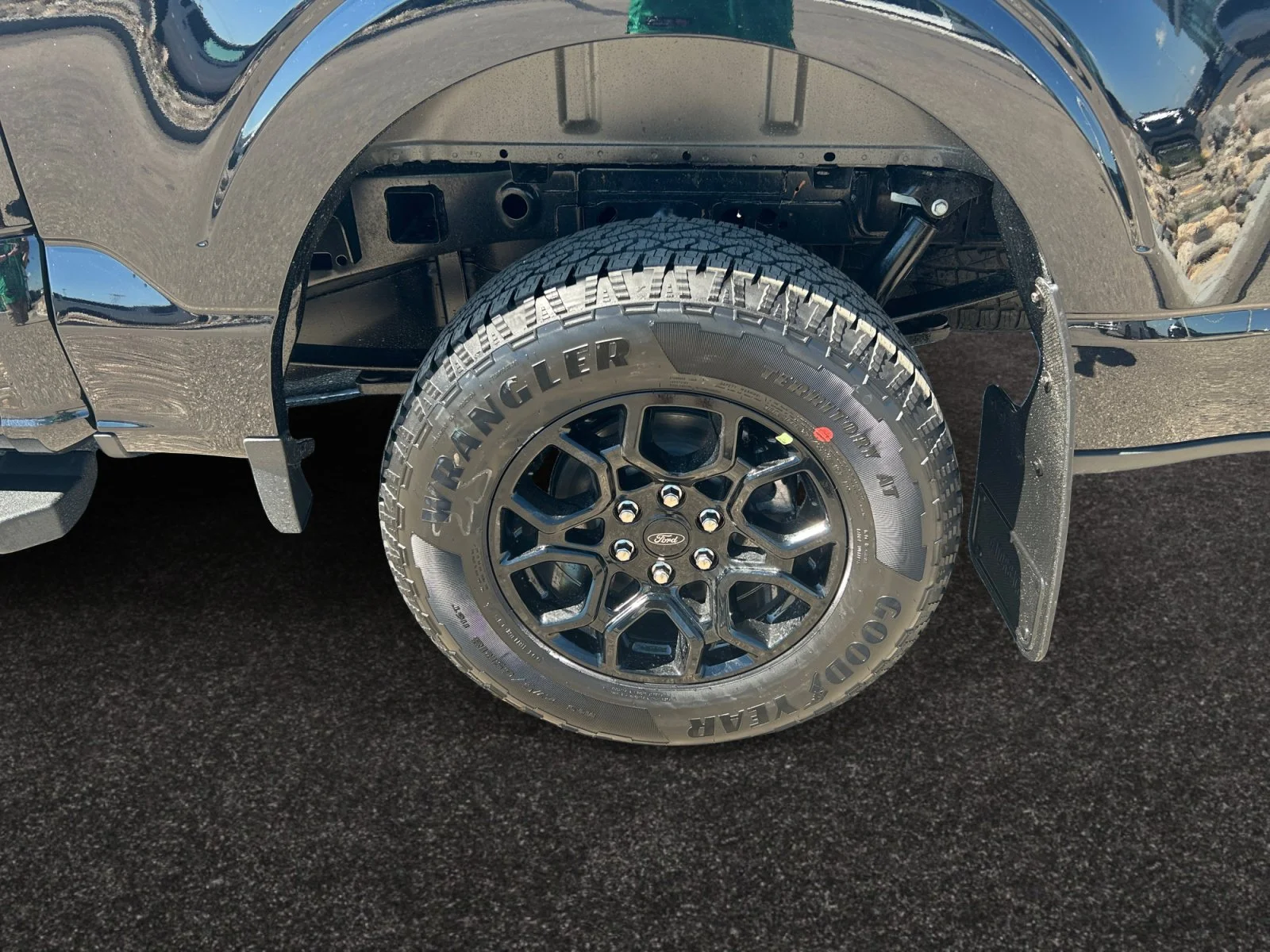 New 2026 Agate Black Metallic Ford XLT image 9