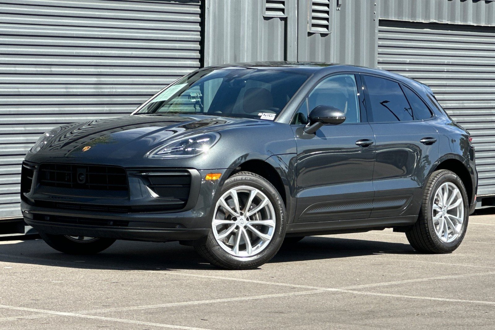2025 Porsche Macan Base
