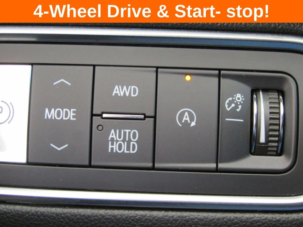Used 2025 White Buick Preferred image 9