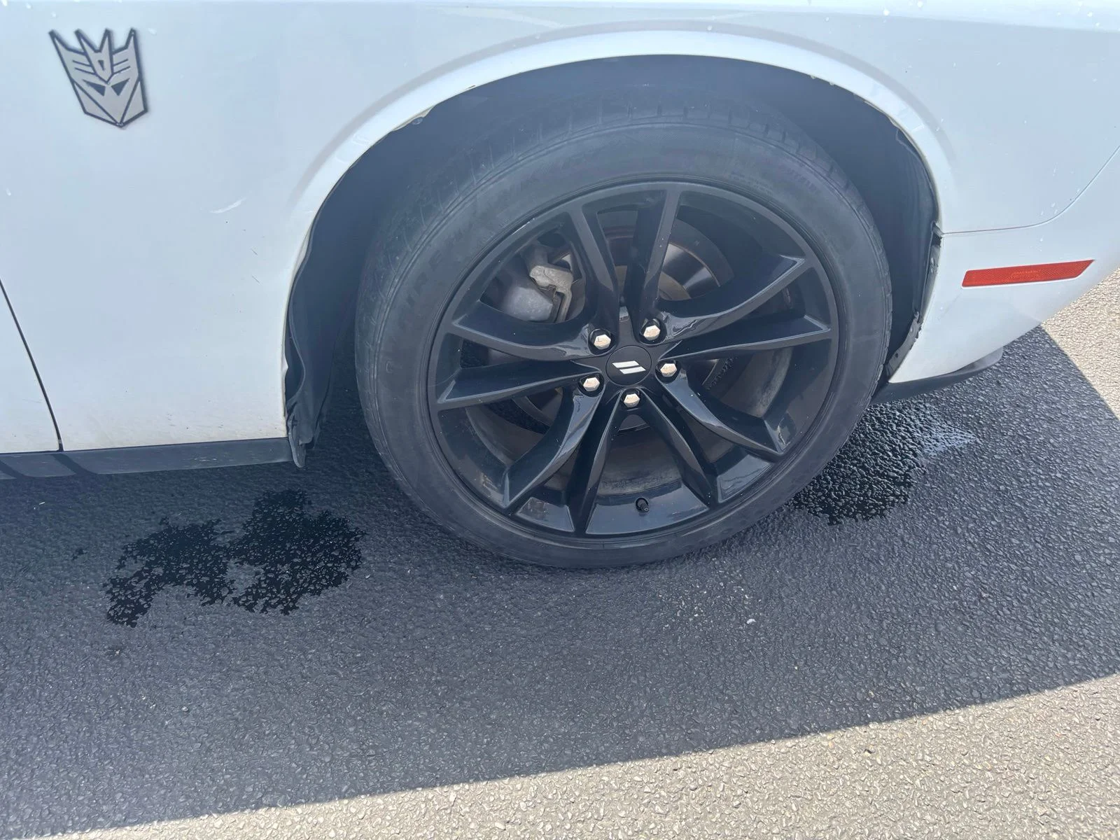 Used 2018 White Dodge SXT image 15