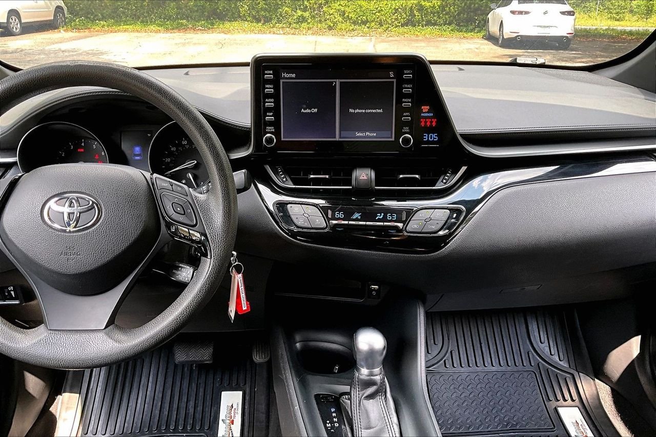 Used 2019 Silver Toyota LE image 9