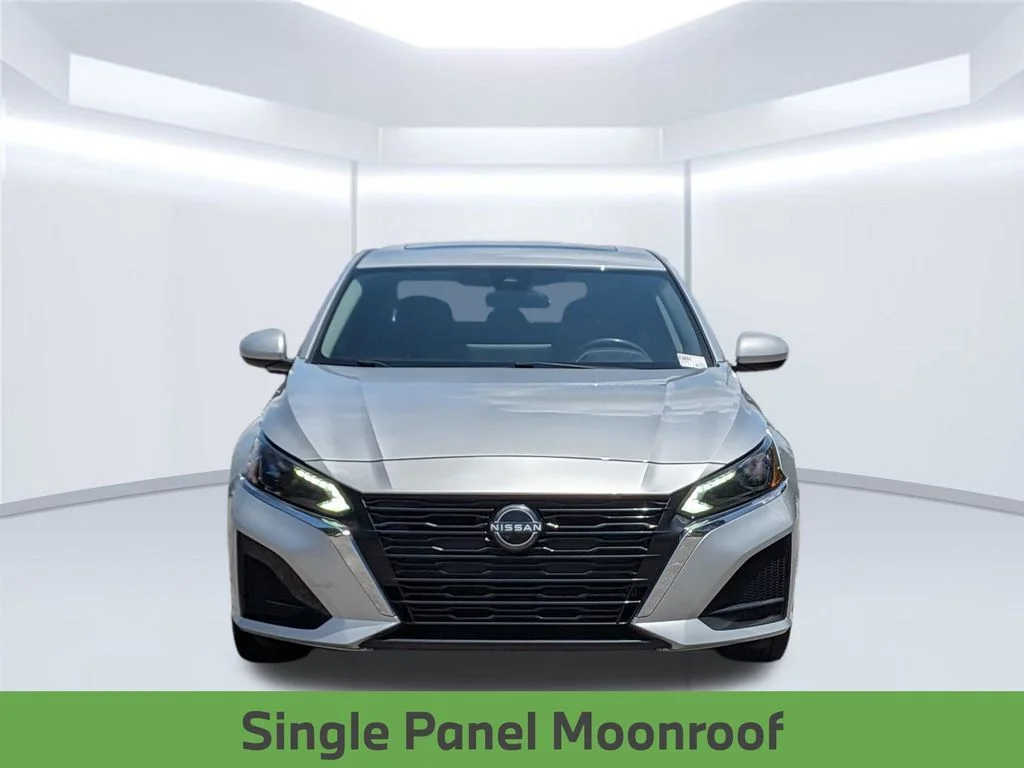 Used 2023 Silver Nissan 2.5 SV image 12