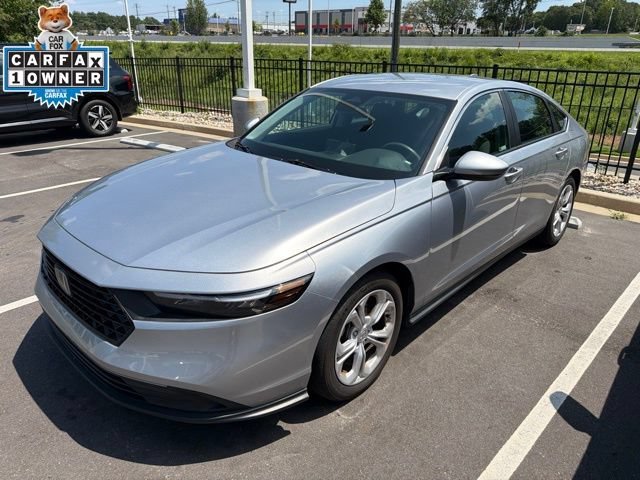 Certified Used 2025 Solar Silver Metallic Honda 1.5T LX image 30