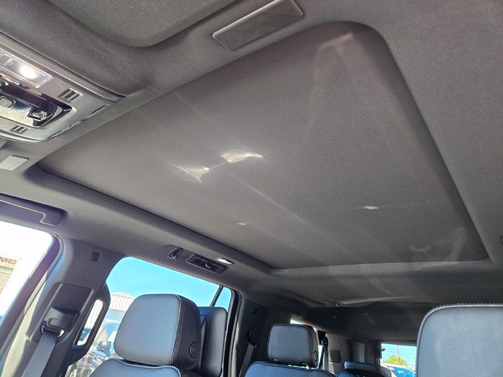 2026 GMC Yukon Denali - Photo 7