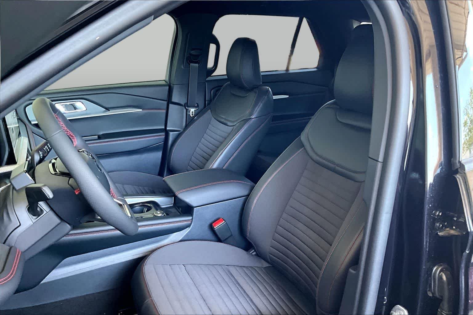 New 2026 Agate Black Metallic Ford ST-Line image 9