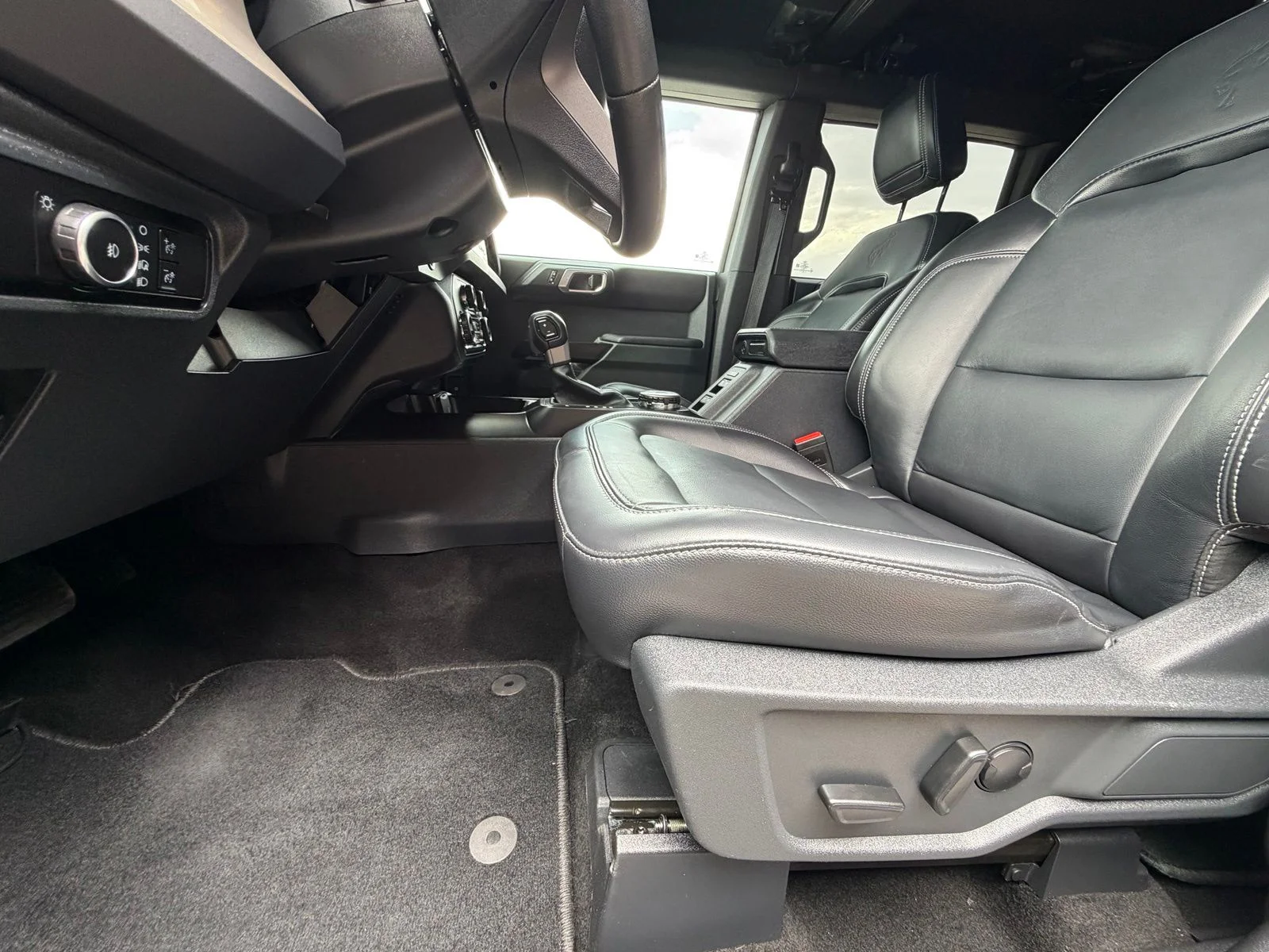 Used 2025 Black Ford Outer Banks image 11