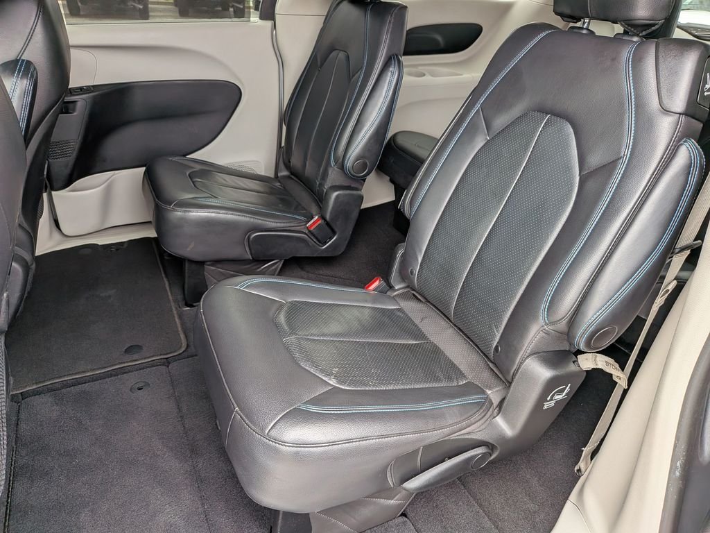 Used 2021 Silver Chrysler Touring L image 24