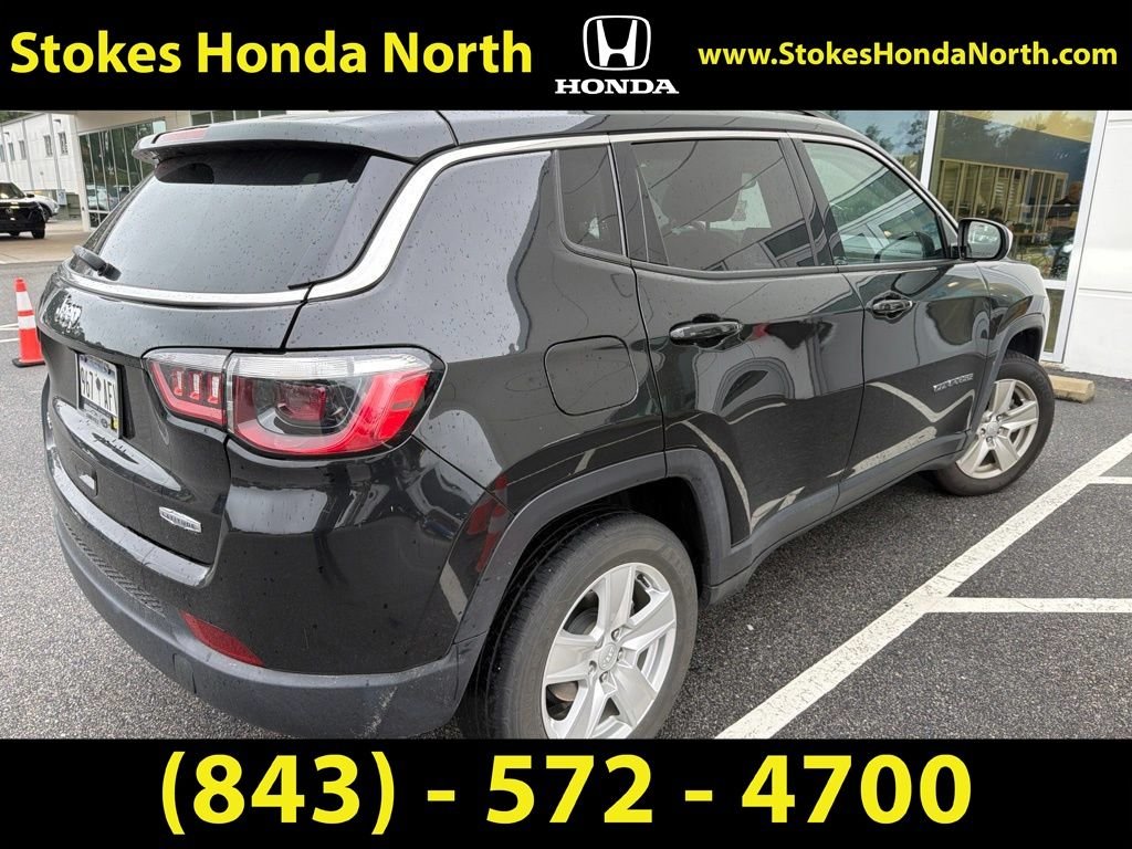 Used 2022 Black Jeep Latitude image 5