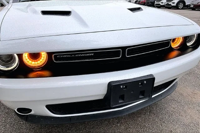 Used 2023 White Dodge SXT image 32