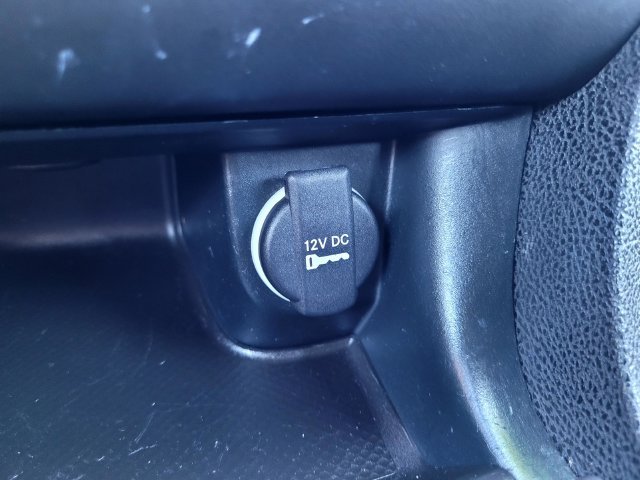 Used 2023 White Dodge SXT image 17