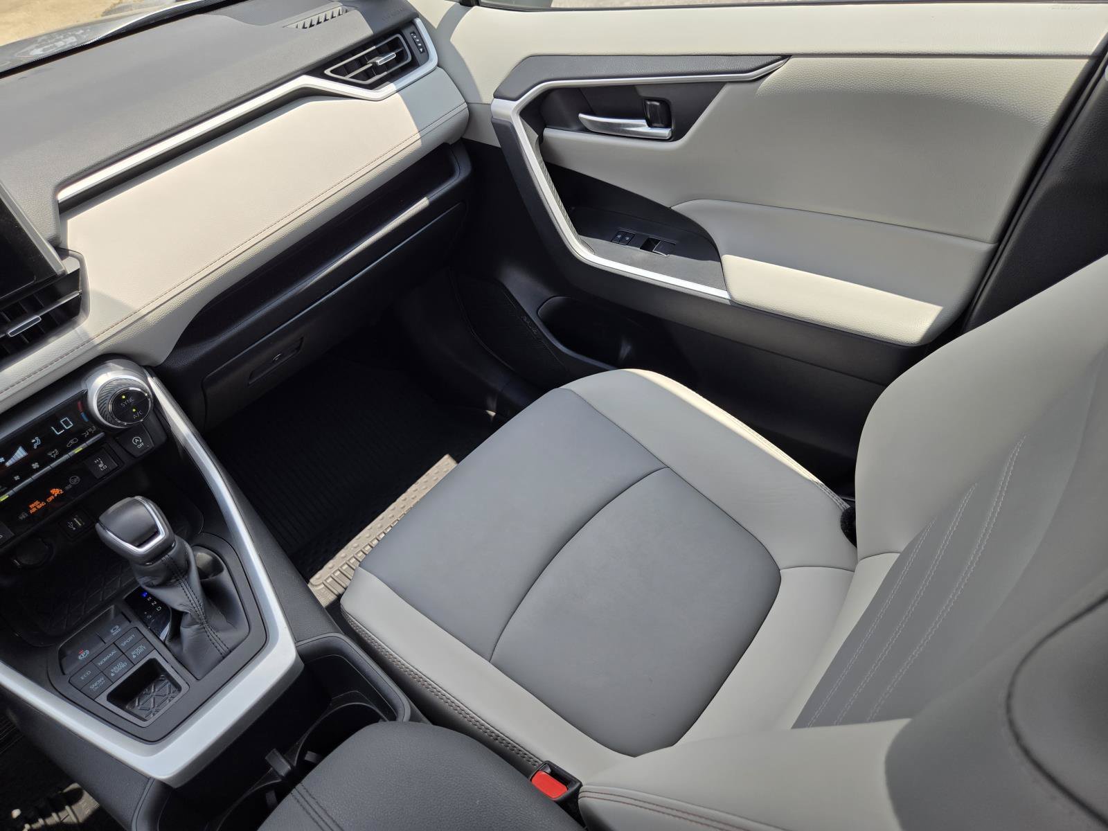2023 Toyota RAV4 XLE Premium - Photo 15