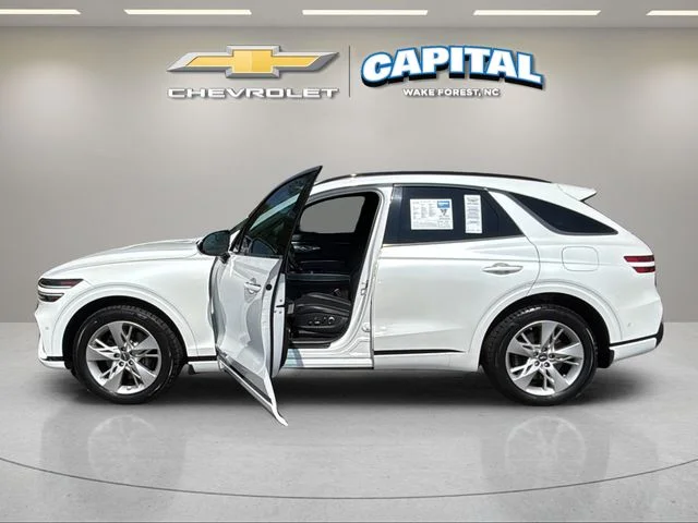 Used 2023 White Genesis 3.5T Sport image 9