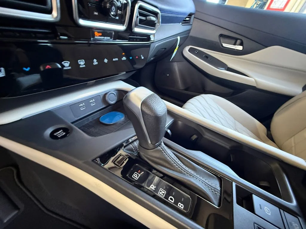 New 2027 Brown Nissan SL image 22