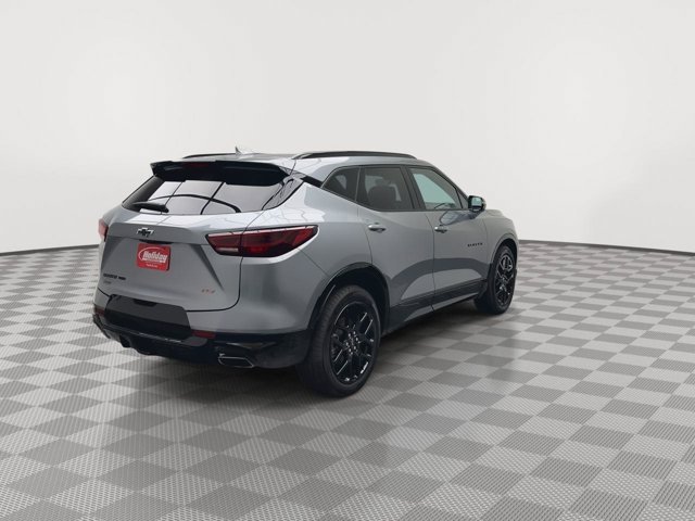 Used 2025 Sterling Gray Metallic Chevrolet RS image 44