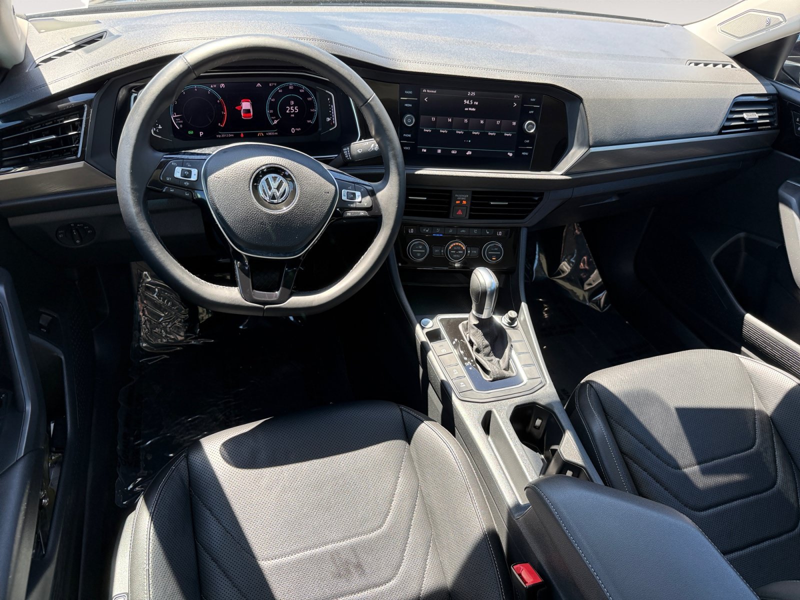 Used 2019 Deep Black Volkswagen SEL Premium image 15