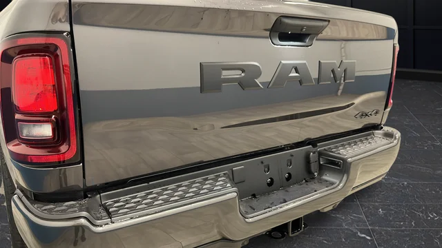 New 2026 Granite Crystal Metallic Clearcoat RAM Tradesman image 33
