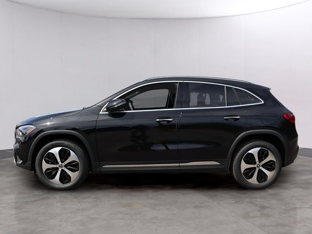 Used 2026 Cosmos Black Metallic Mercedes-Benz GLA 250 image 4