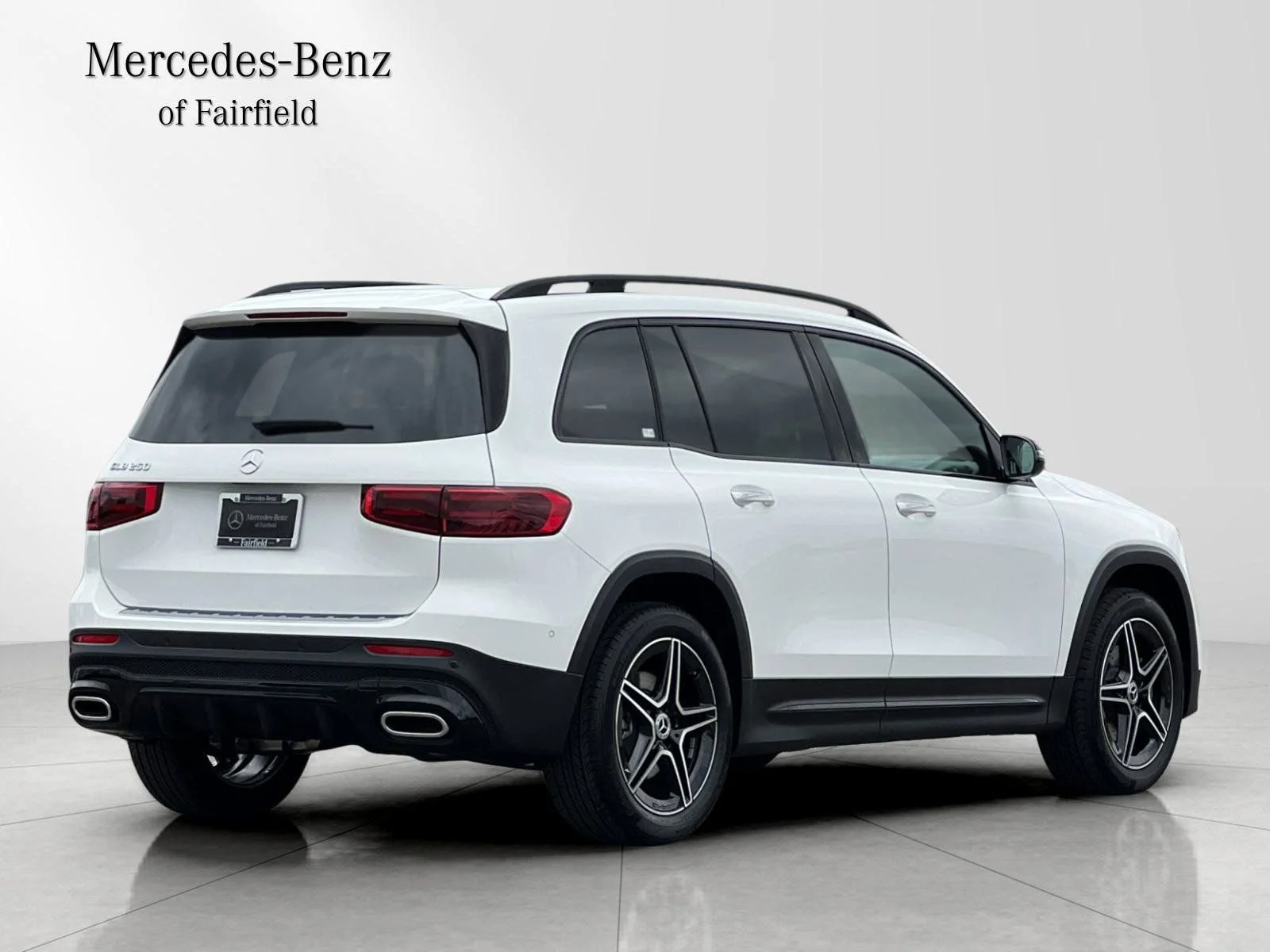 New 2026 White Mercedes-Benz GLB 250 image 2