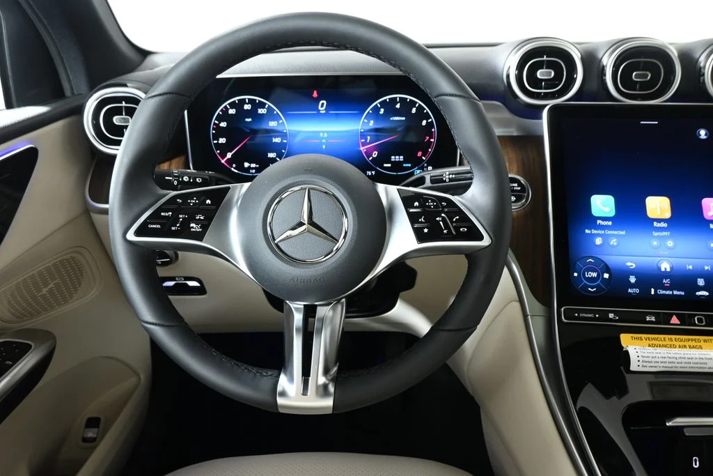 Used 2027 Gray Mercedes-Benz GLC 300 image 17