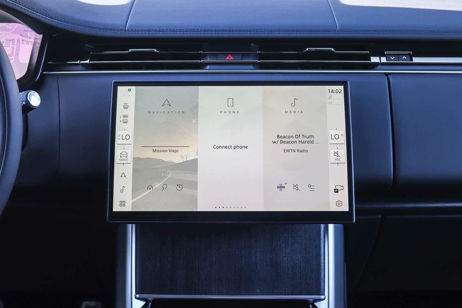 New 2026 Carpathian Grey Land Rover SE image 11