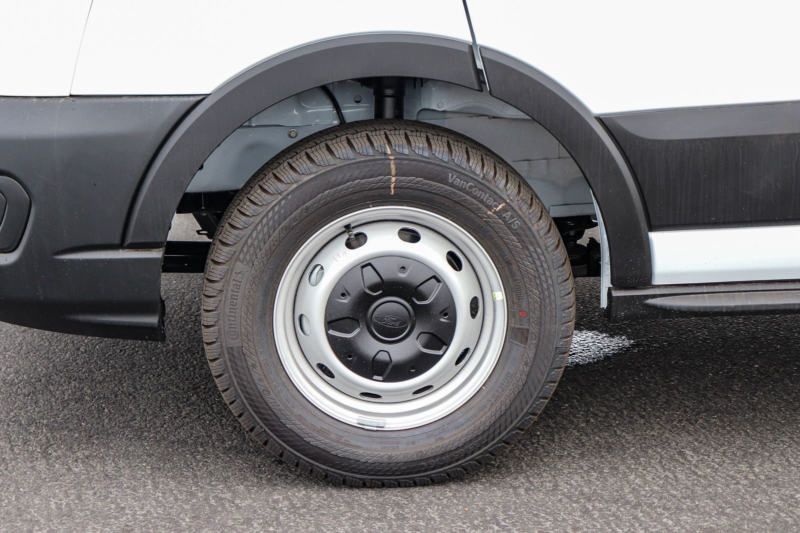 New 2026 Oxford White Ford Cargo Van image 9