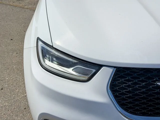 New 2026 Bright White Clear-Coat Exterior Paint Chrysler Select image 5
